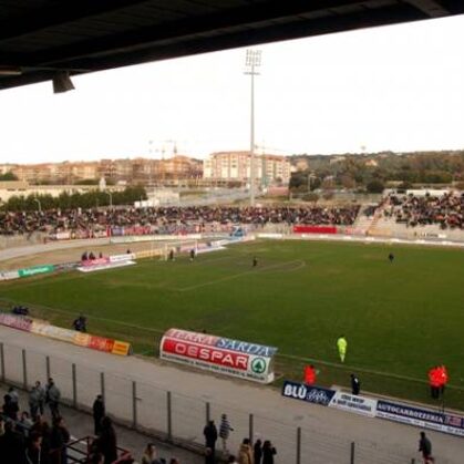 7-Stadio "Vanni Sanna"-Sassari-Punta dell'Alghero, Cagliari e Novara in B-1931-2001